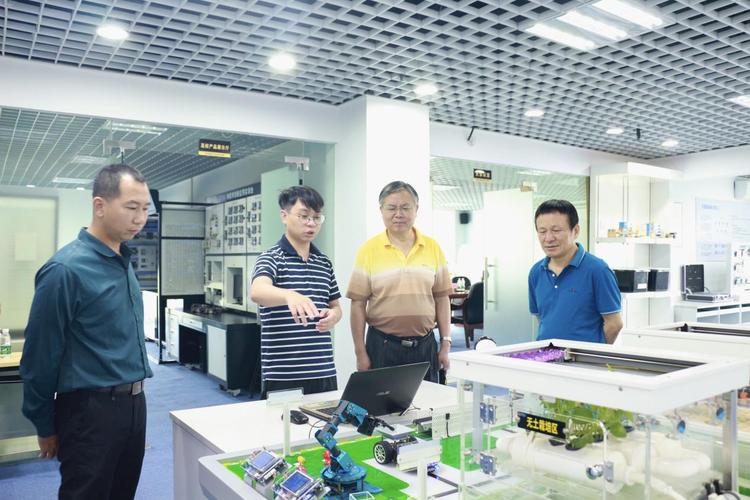 广州飞瑞敖自主研发产品展示中心及生产车间,了解飞瑞敖深耕科技教育